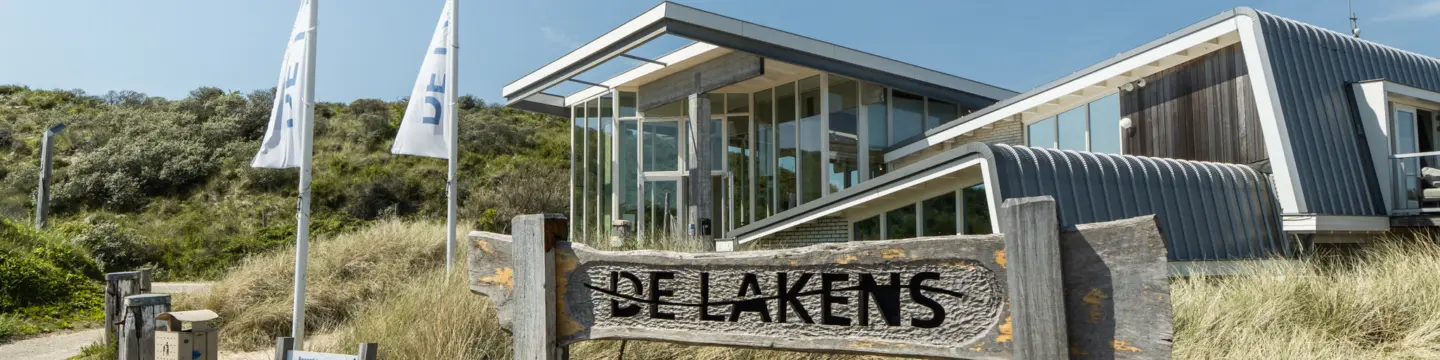 Camping de Lakens omgeving receptie gebouw buiten2 1